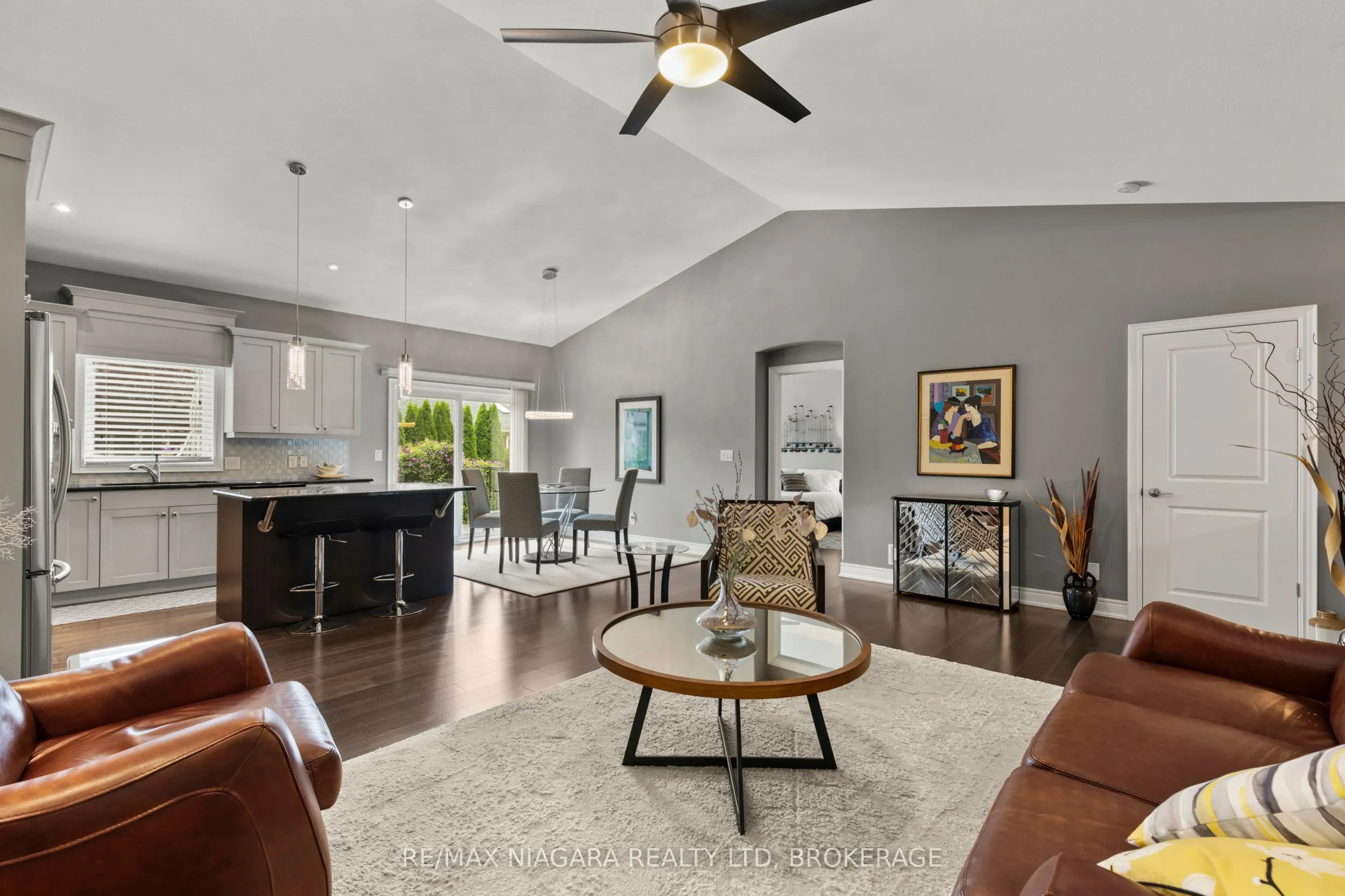28 HILLSIDE Drive, #Call LBO