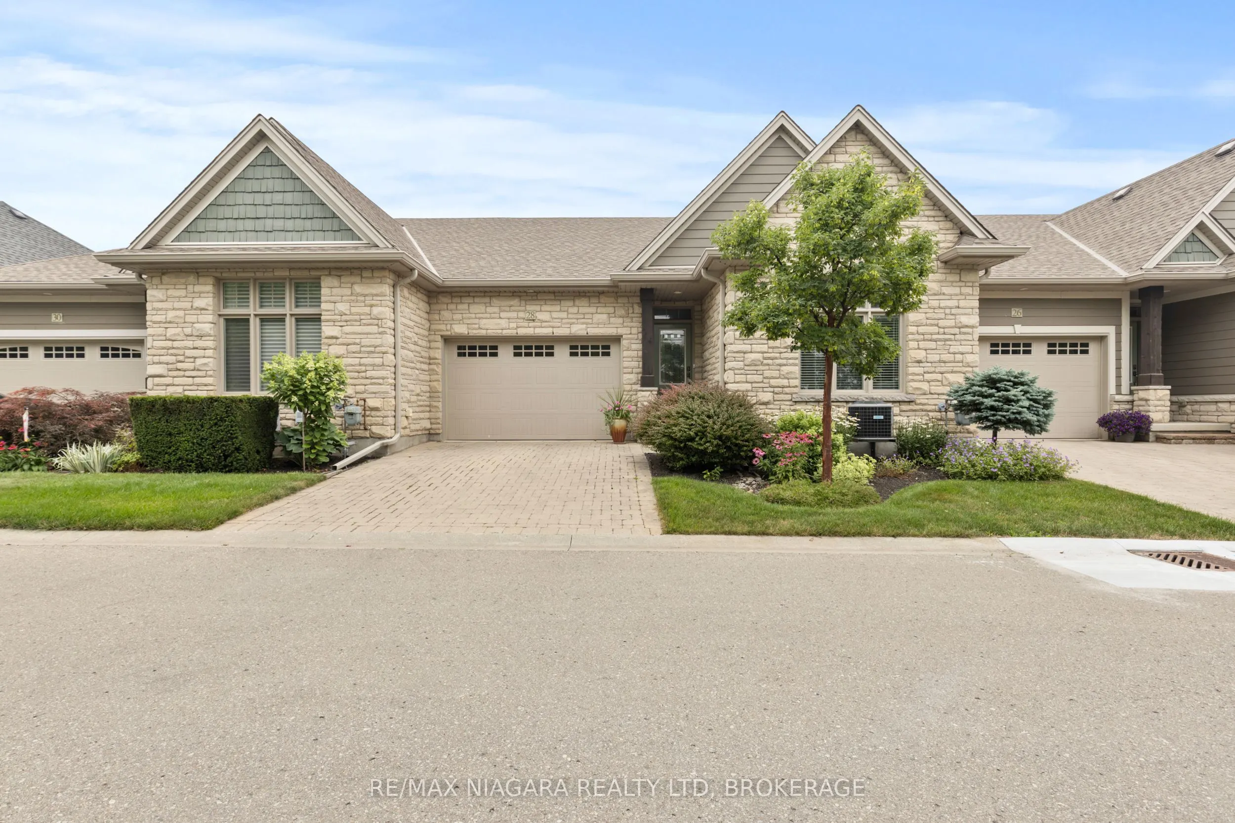 28 HILLSIDE Drive, #Call LBO