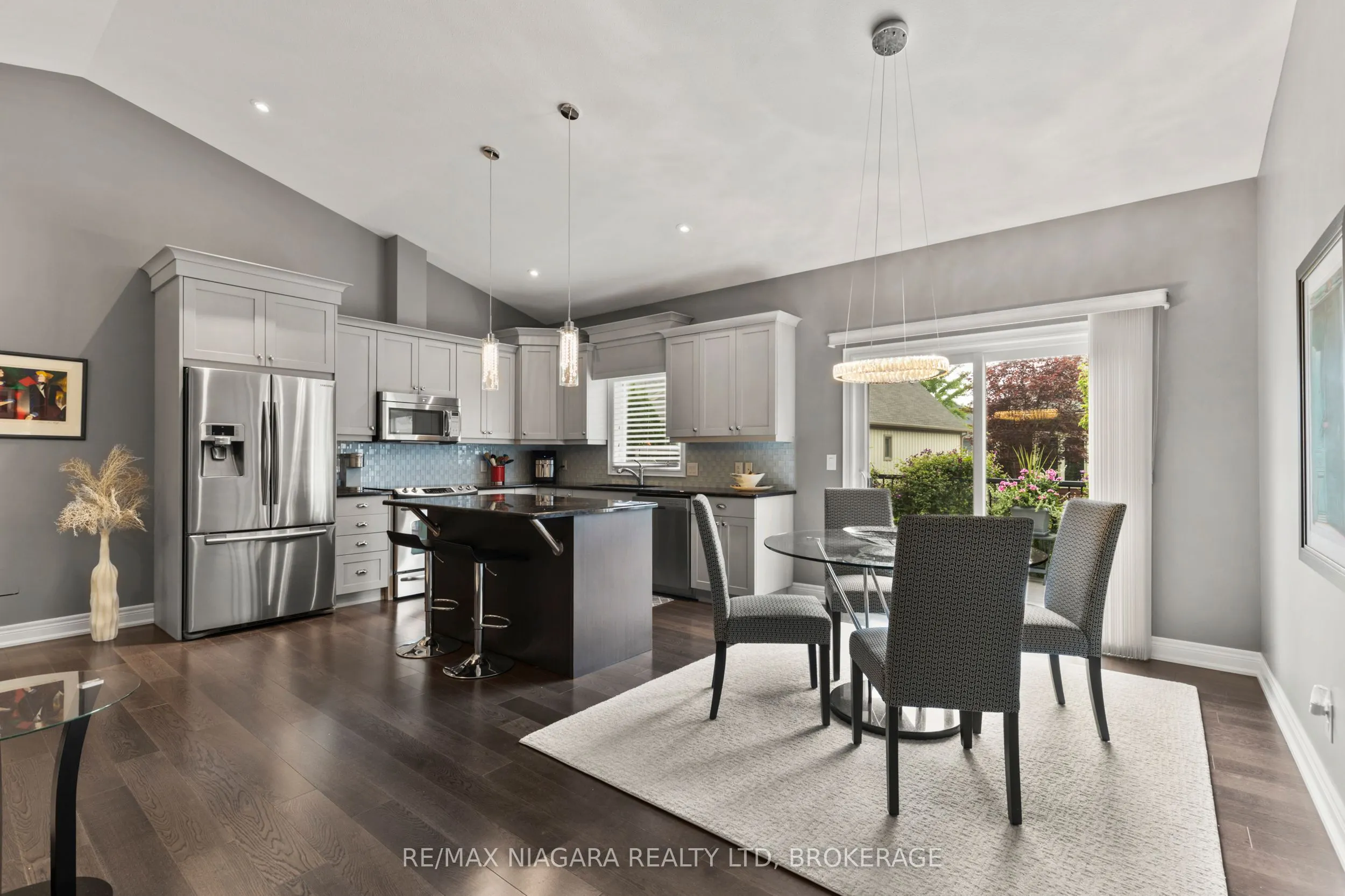 28 HILLSIDE Drive, #Call LBO