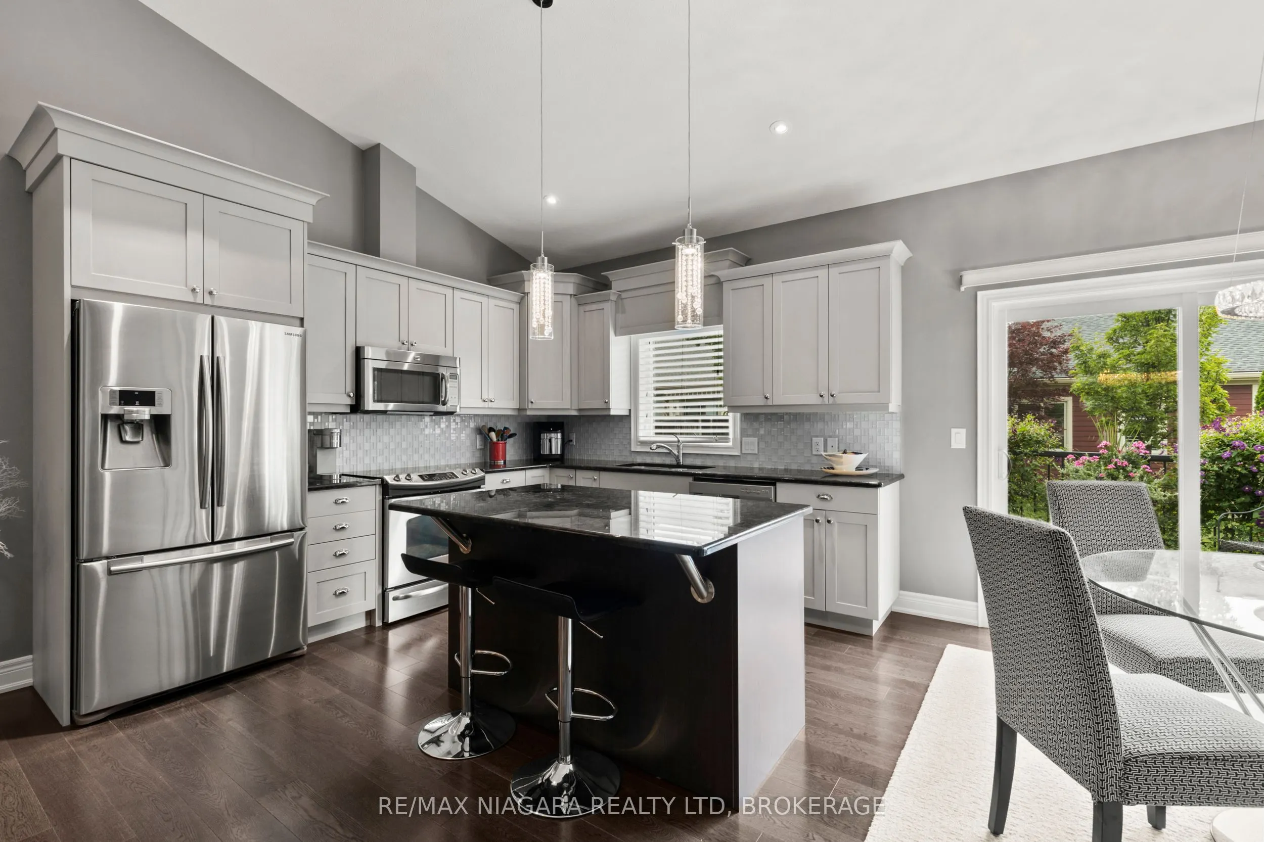 28 HILLSIDE Drive, #Call LBO