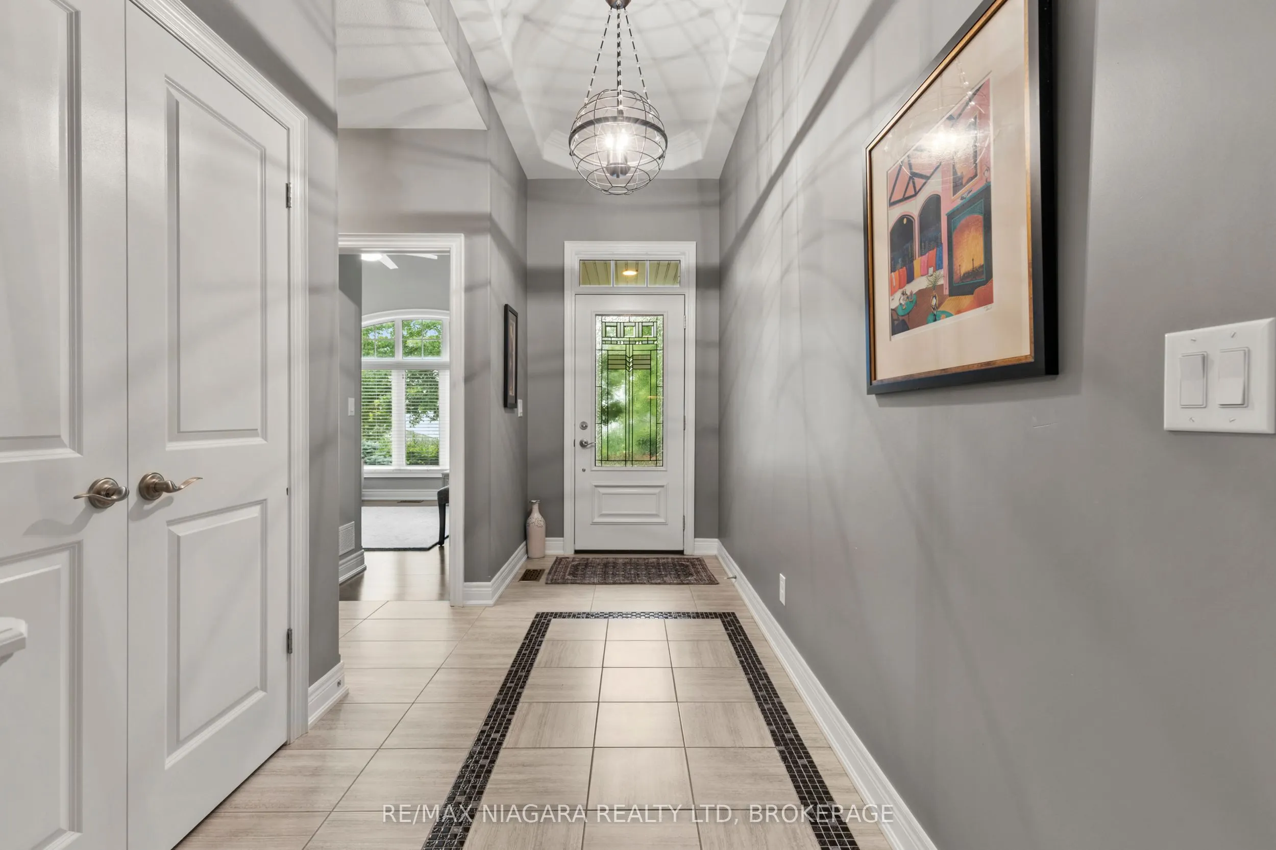 28 HILLSIDE Drive, #Call LBO