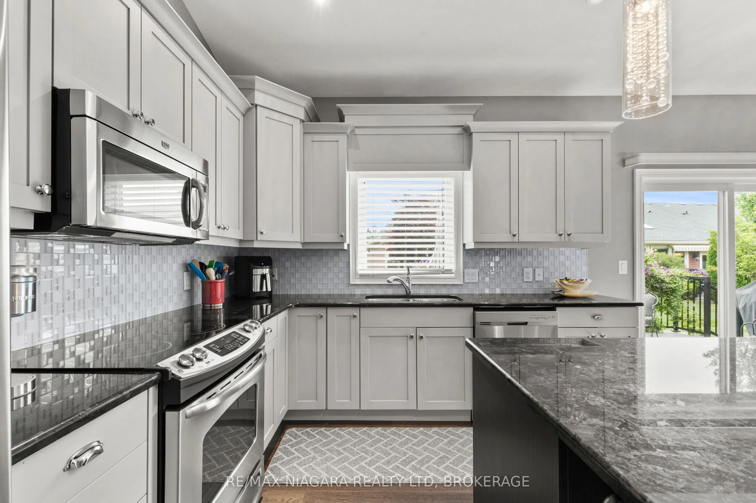 28 HILLSIDE Drive, #Call LBO