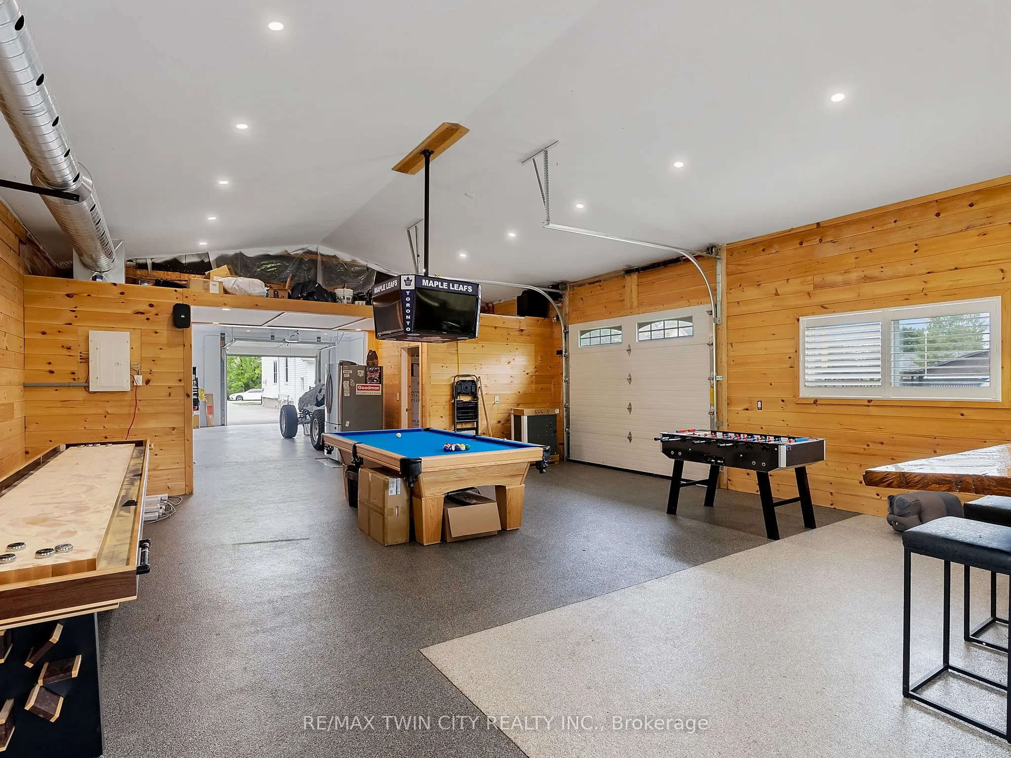 233 Oakland Road