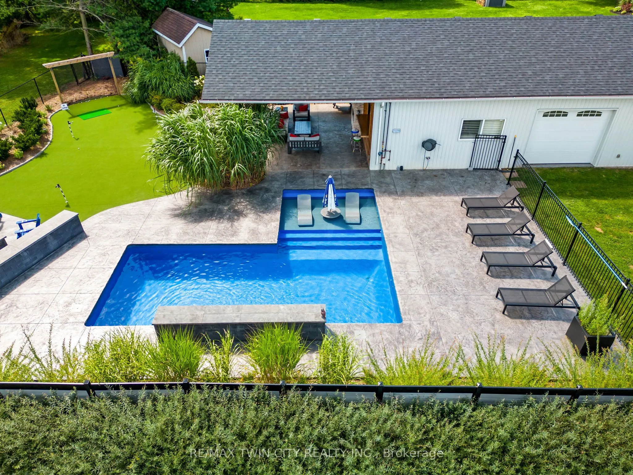 233 Oakland Road