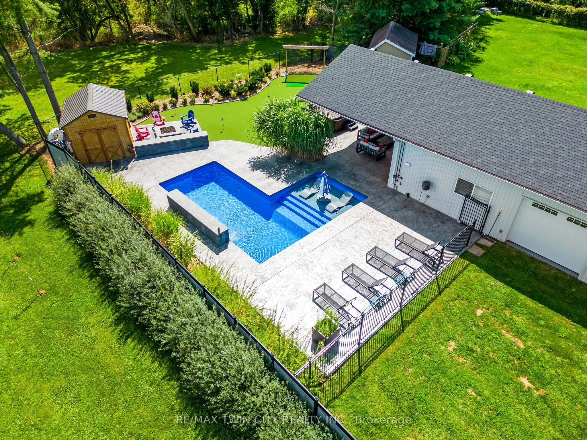 233 Oakland Road