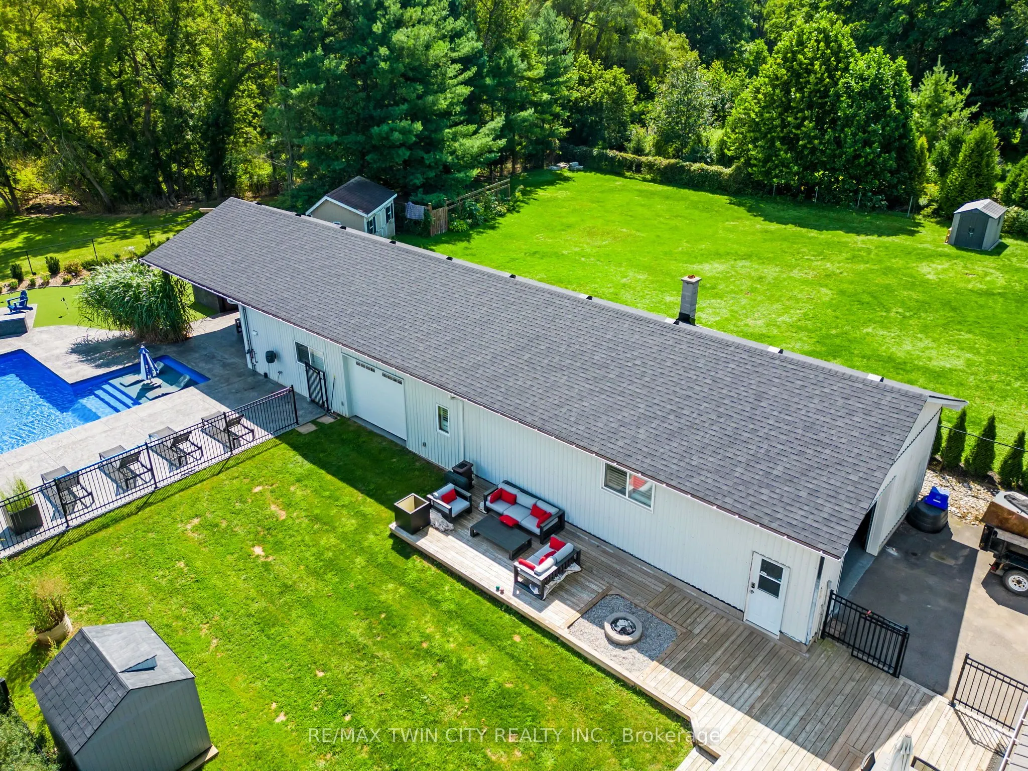 233 Oakland Road