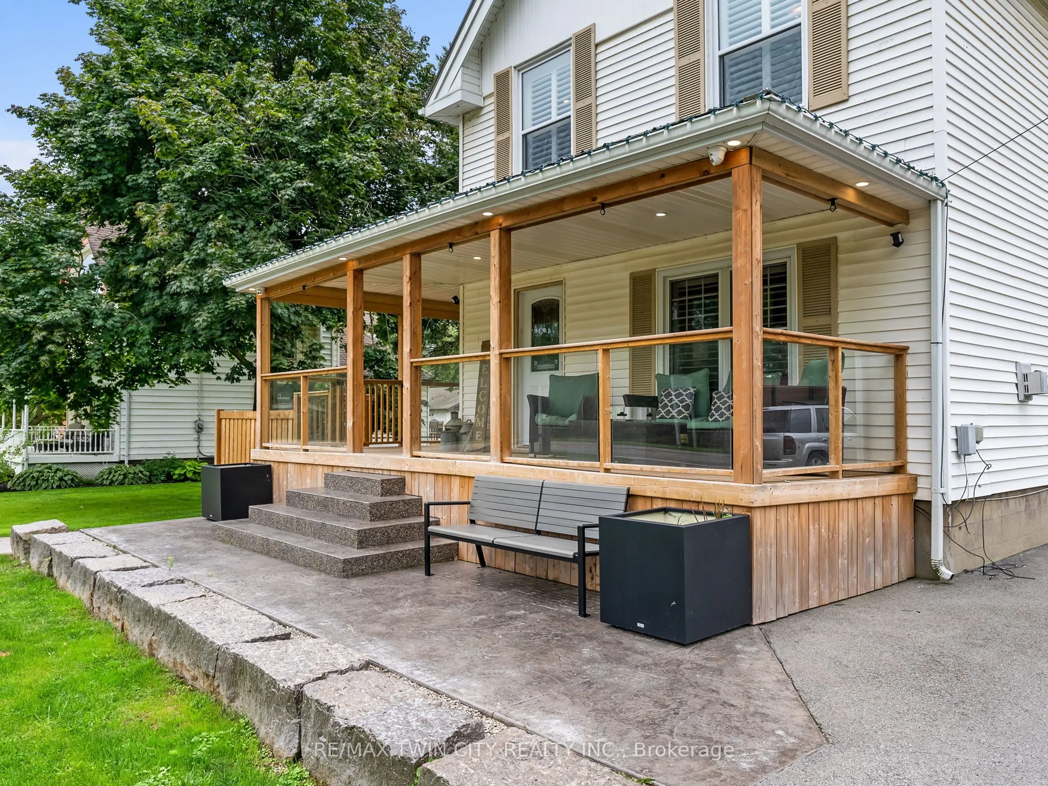 233 Oakland Road