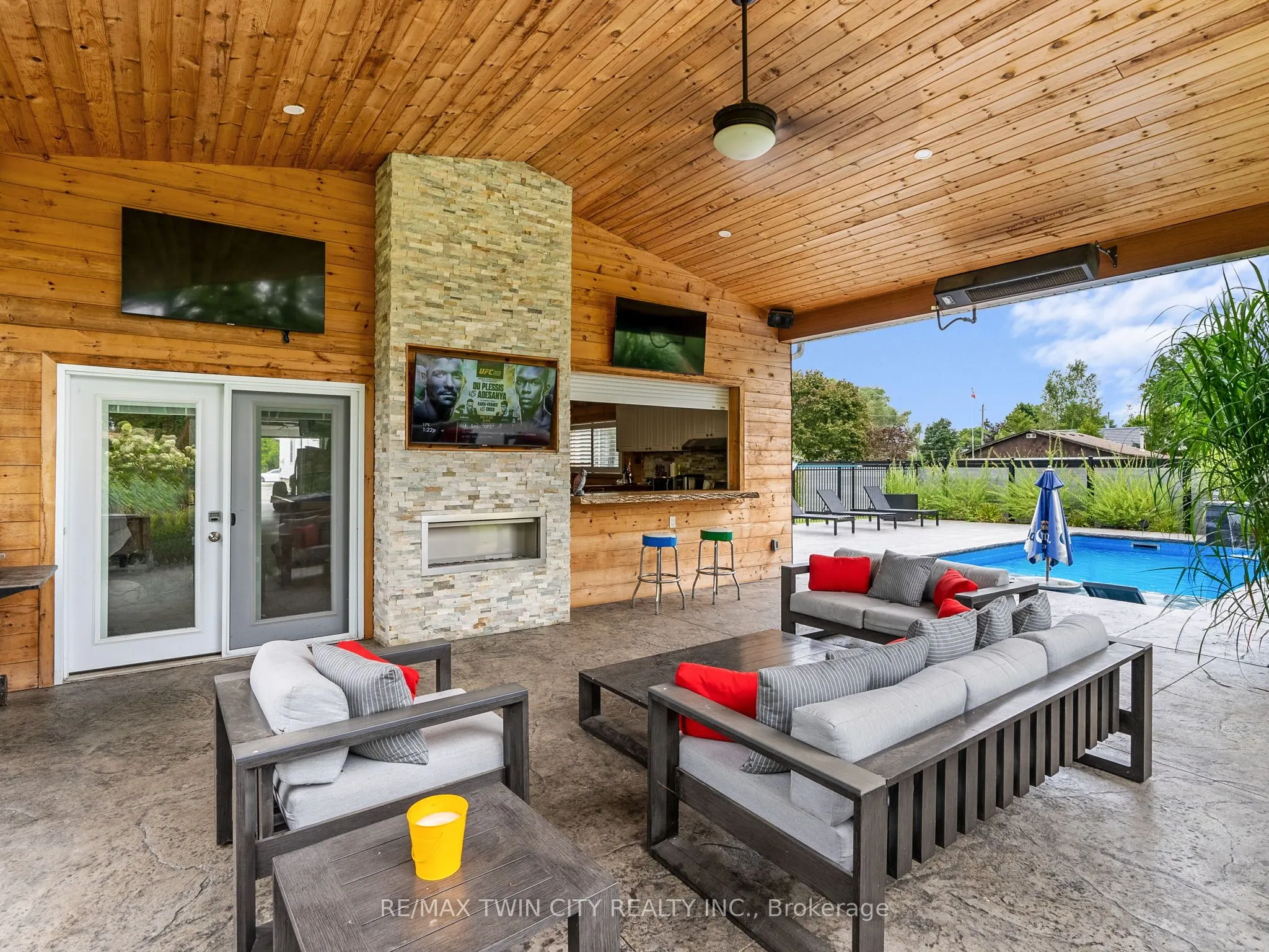 233 Oakland Road