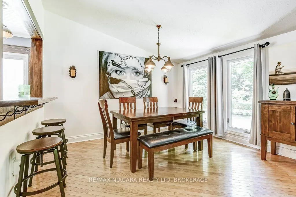 4905 Mapleview Crescent