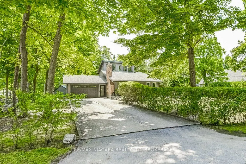 4905 Mapleview Crescent