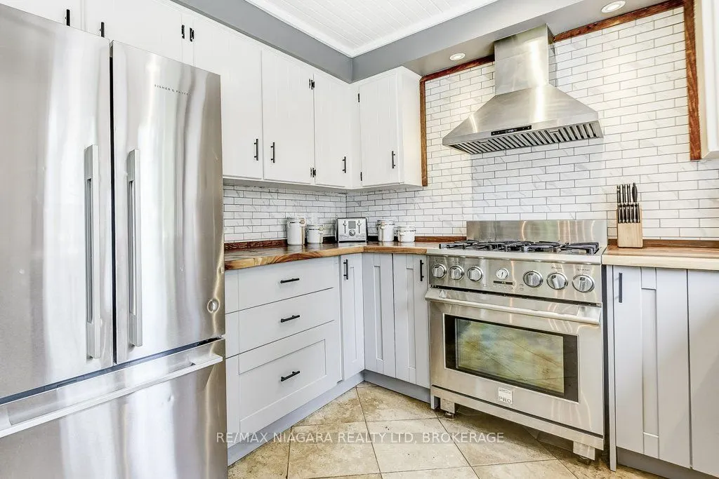 4905 Mapleview Crescent