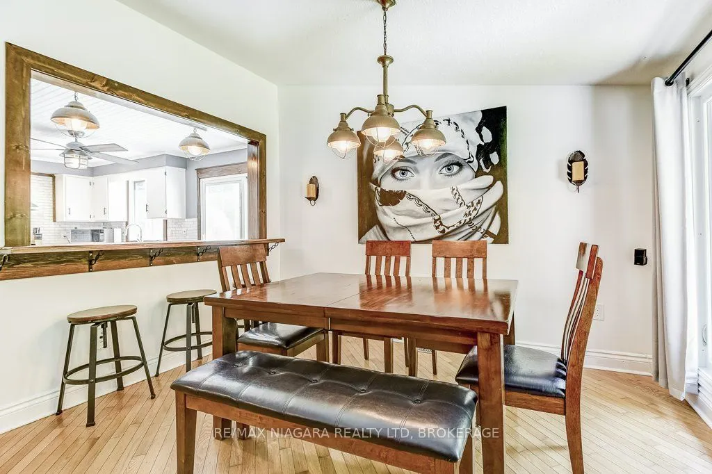 4905 Mapleview Crescent