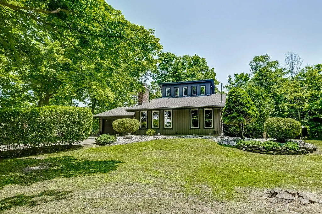 4905 Mapleview Crescent