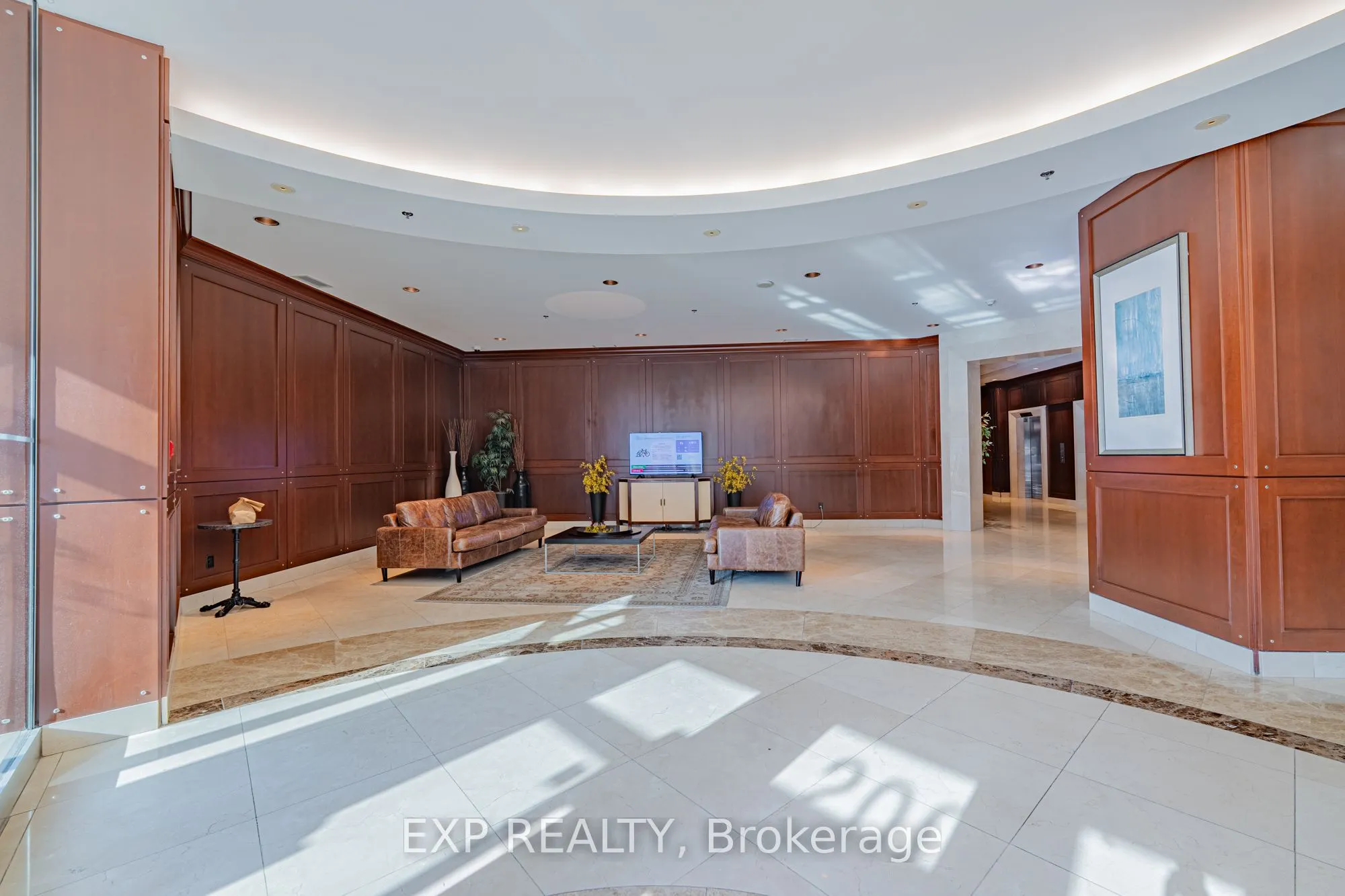 200 RIDEAU Street, #302