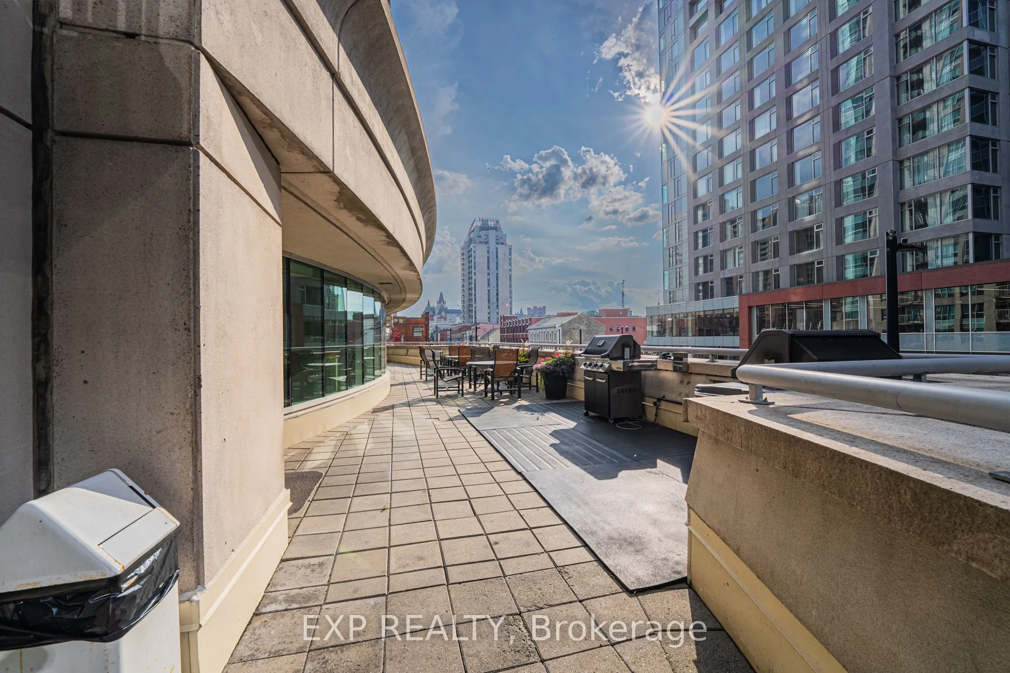 200 RIDEAU Street, #302