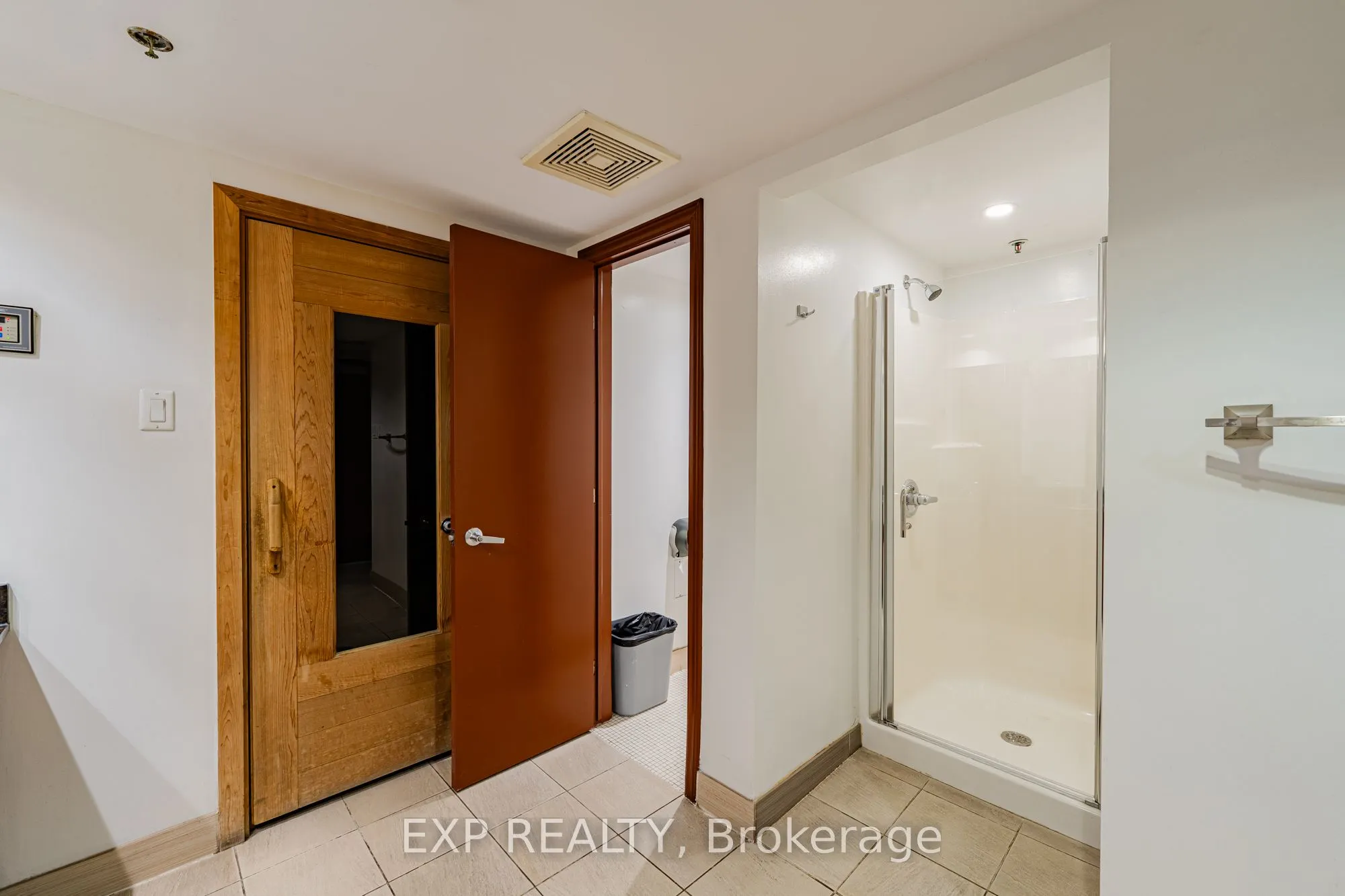 200 RIDEAU Street, #302