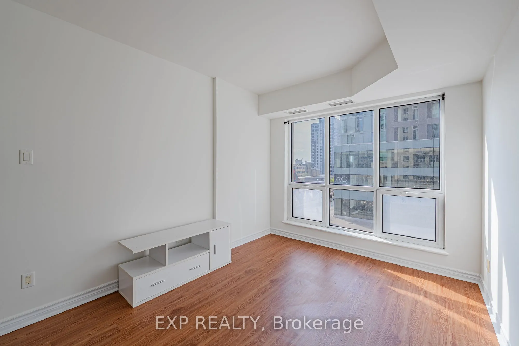 200 RIDEAU Street, #302