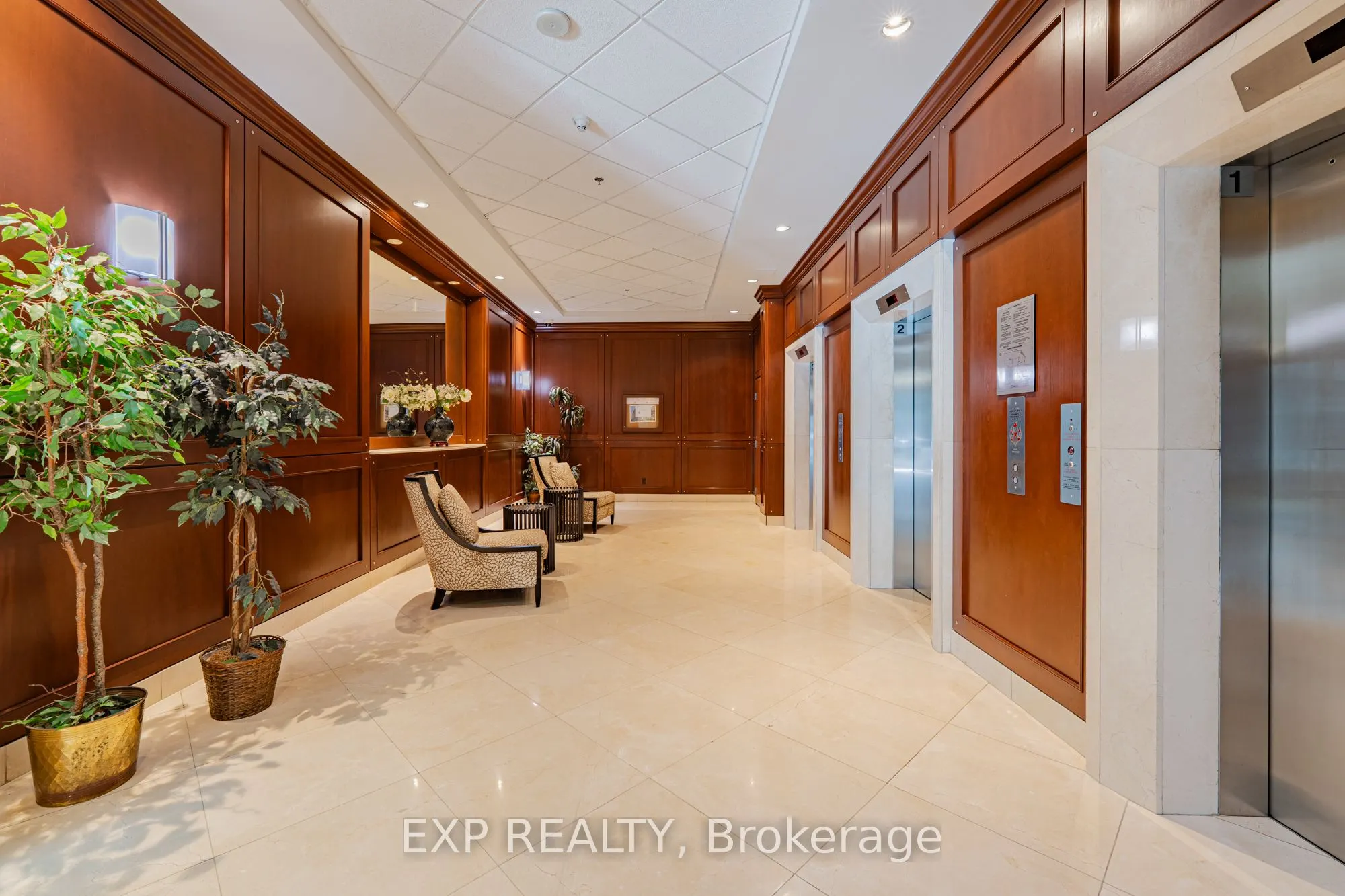 200 RIDEAU Street, #302
