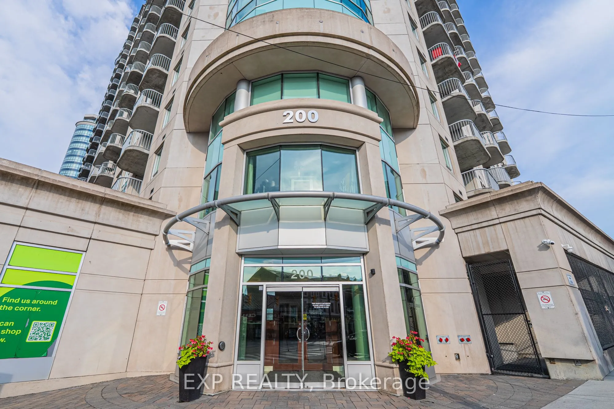 200 RIDEAU Street, #302
