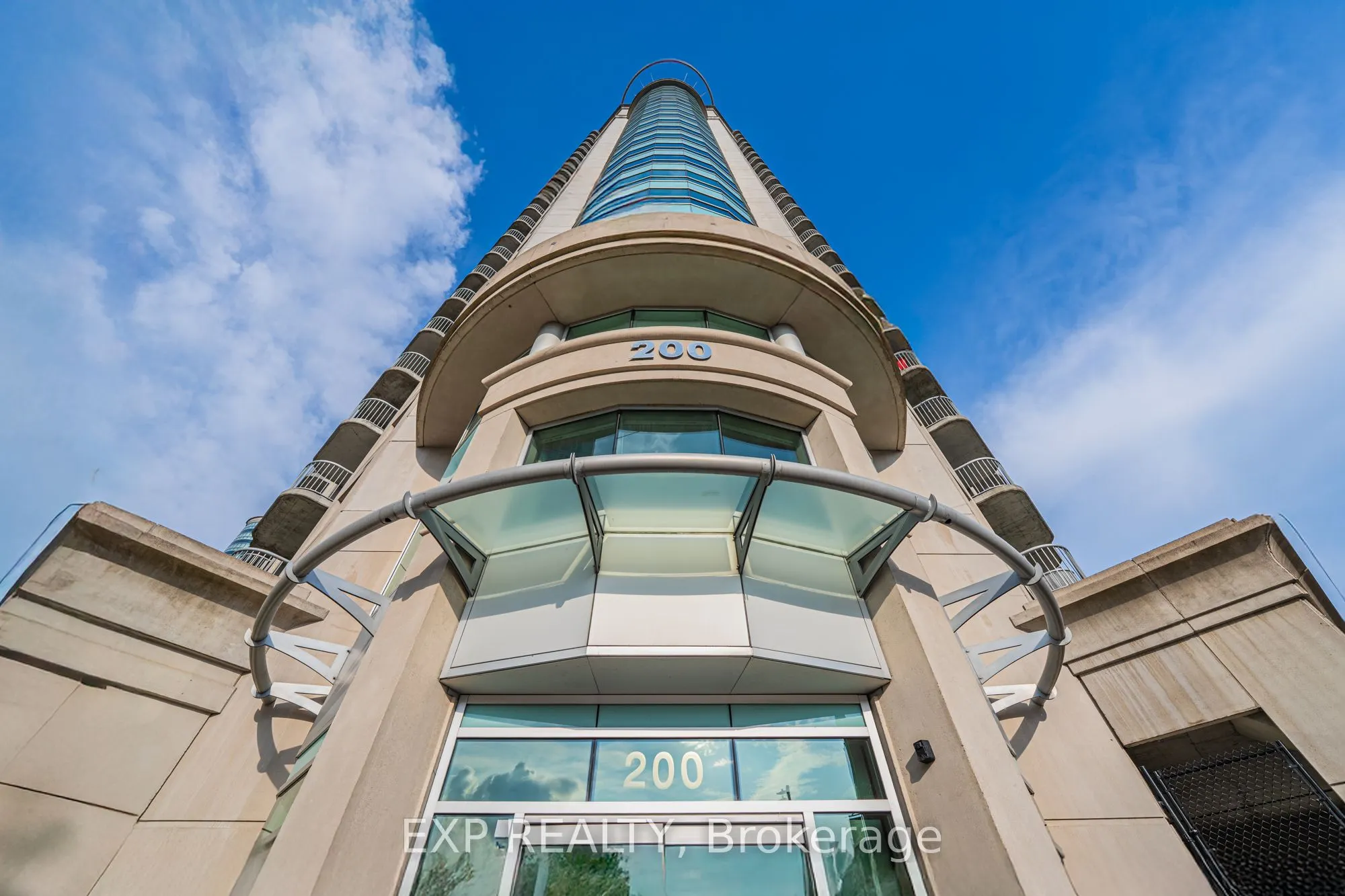 200 RIDEAU Street, #302