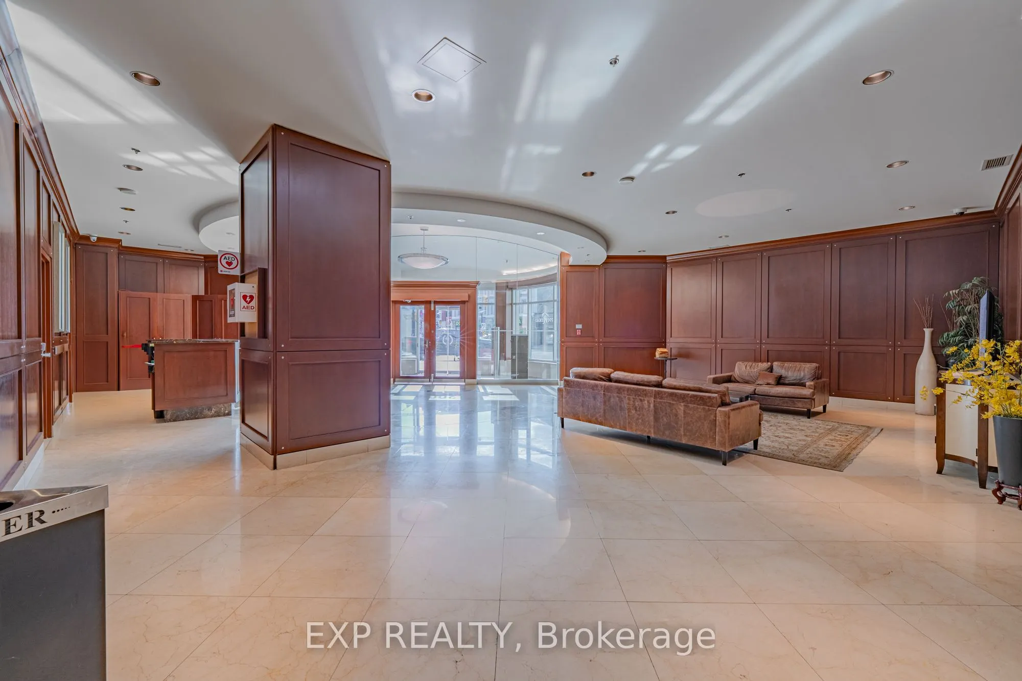 200 RIDEAU Street, #302