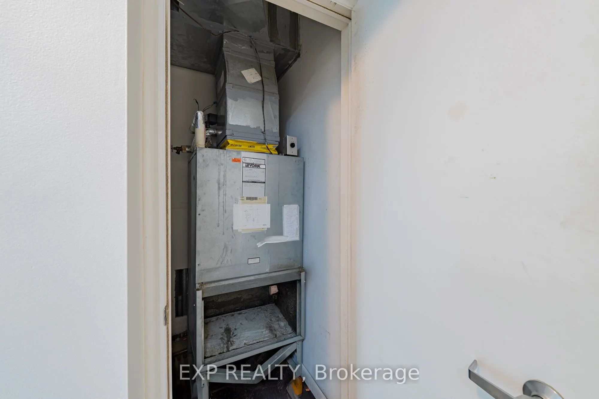 200 RIDEAU Street, #302