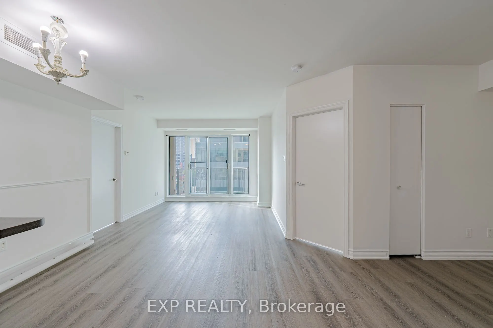 200 RIDEAU Street, #302