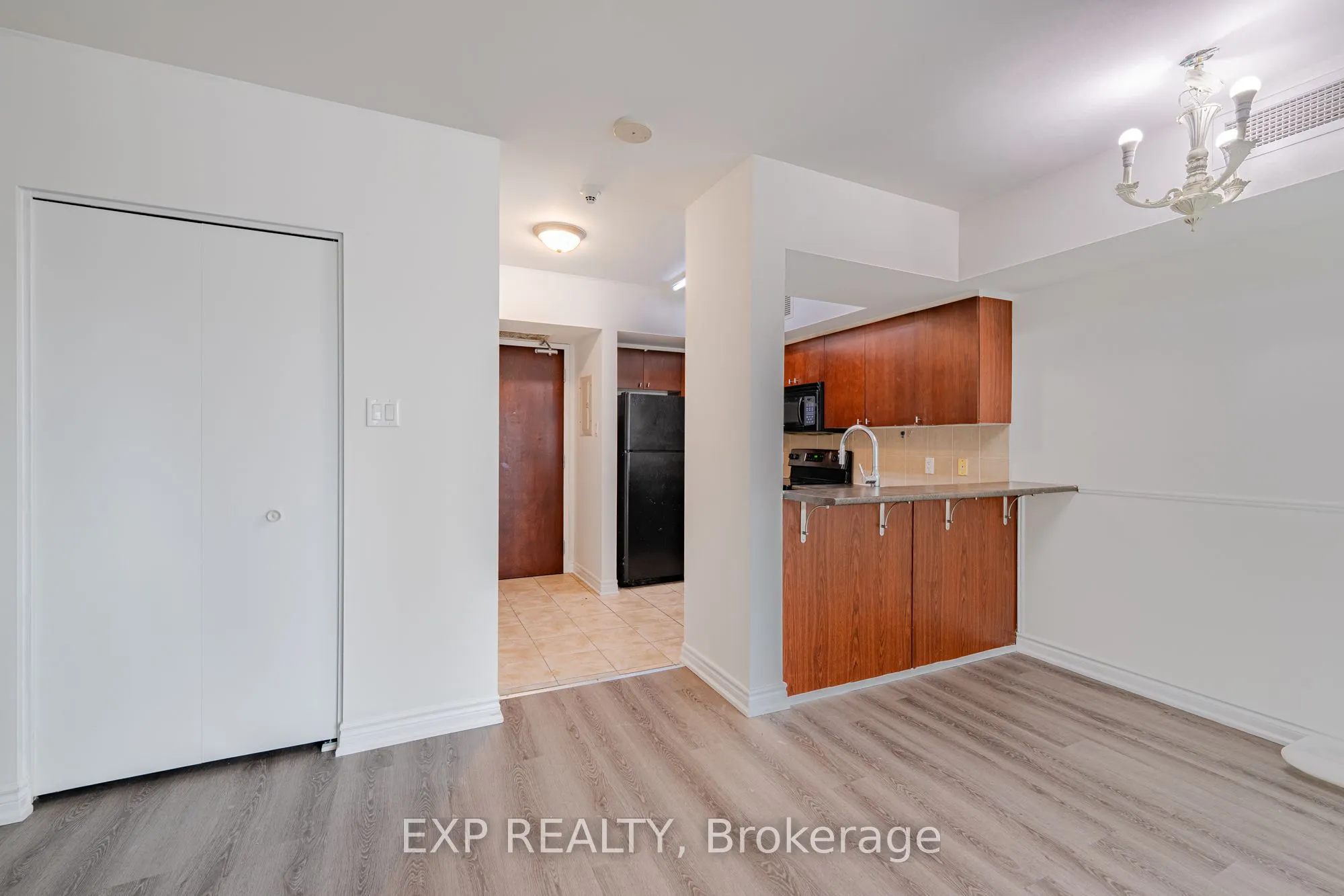 200 RIDEAU Street, #302