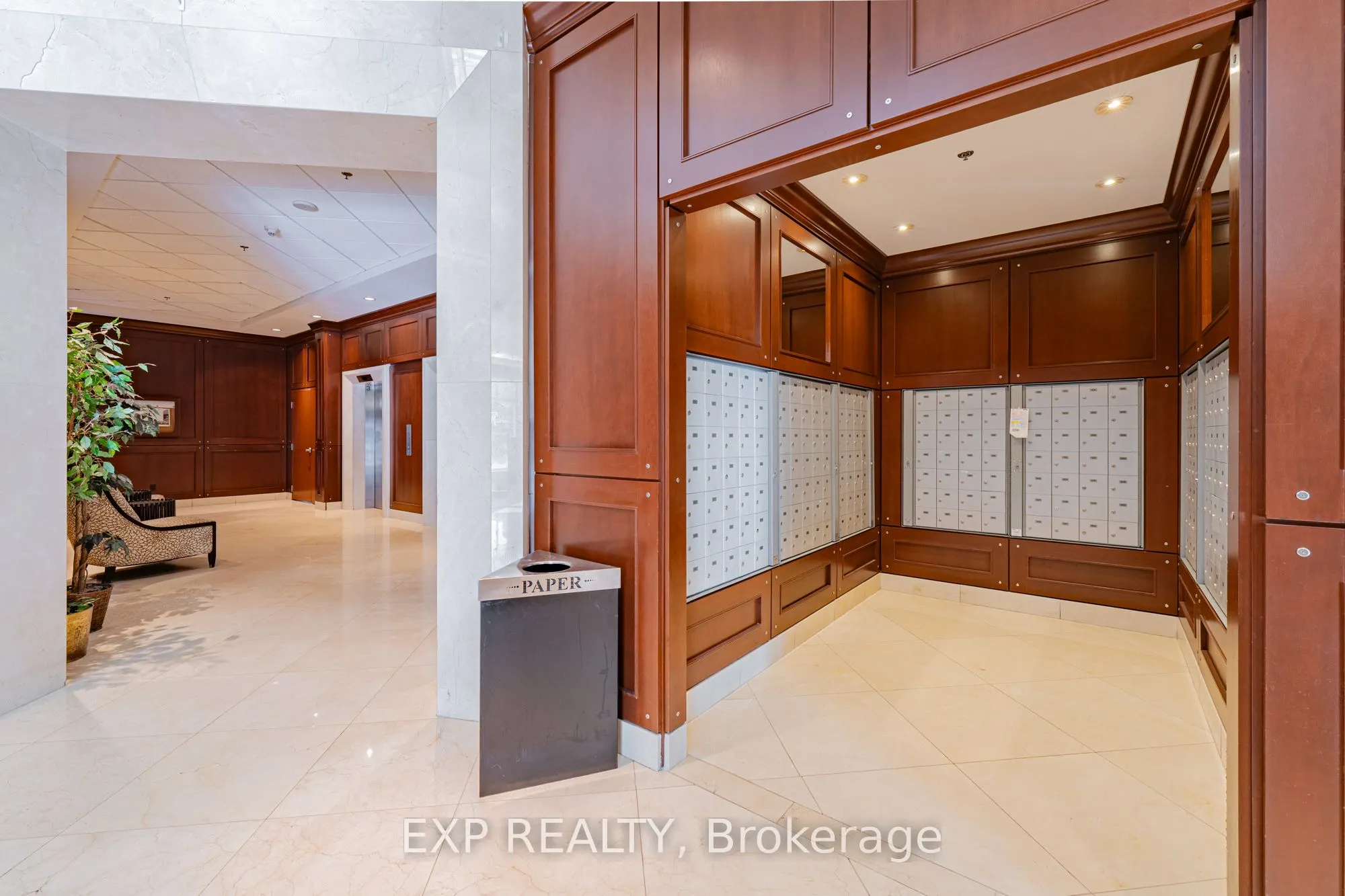 200 RIDEAU Street, #302