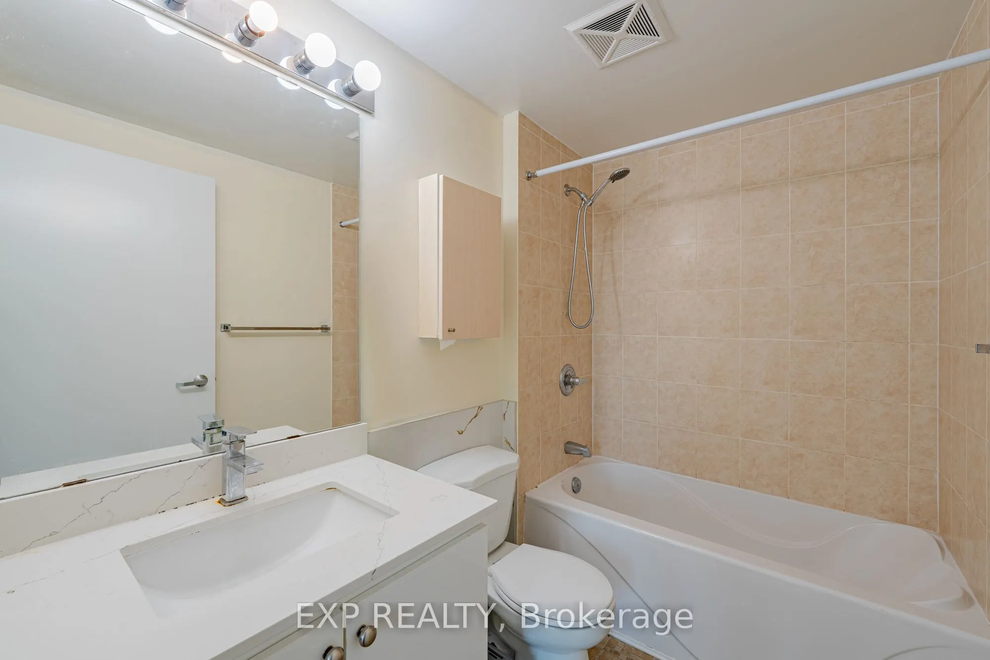200 RIDEAU Street, #302