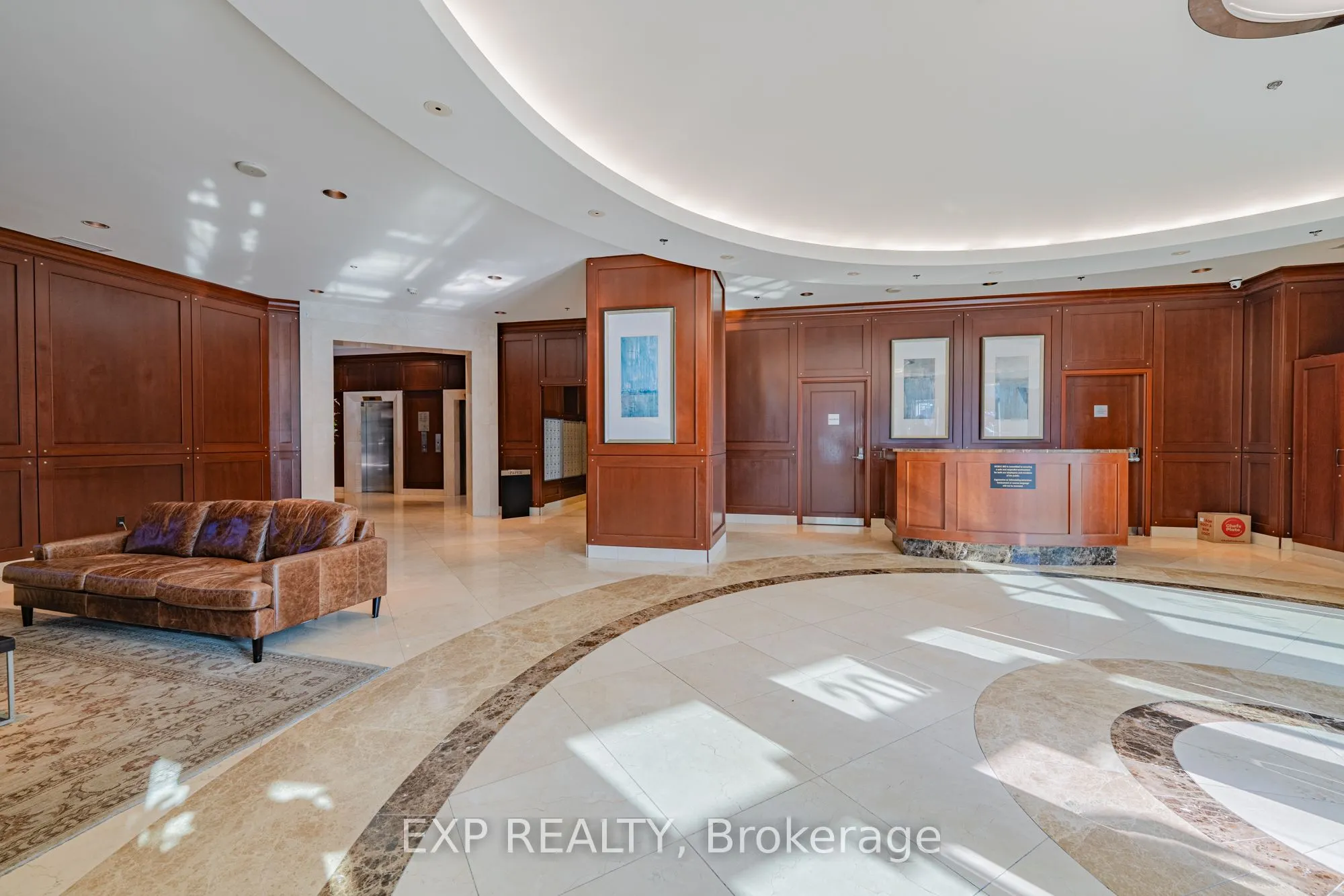 200 RIDEAU Street, #302