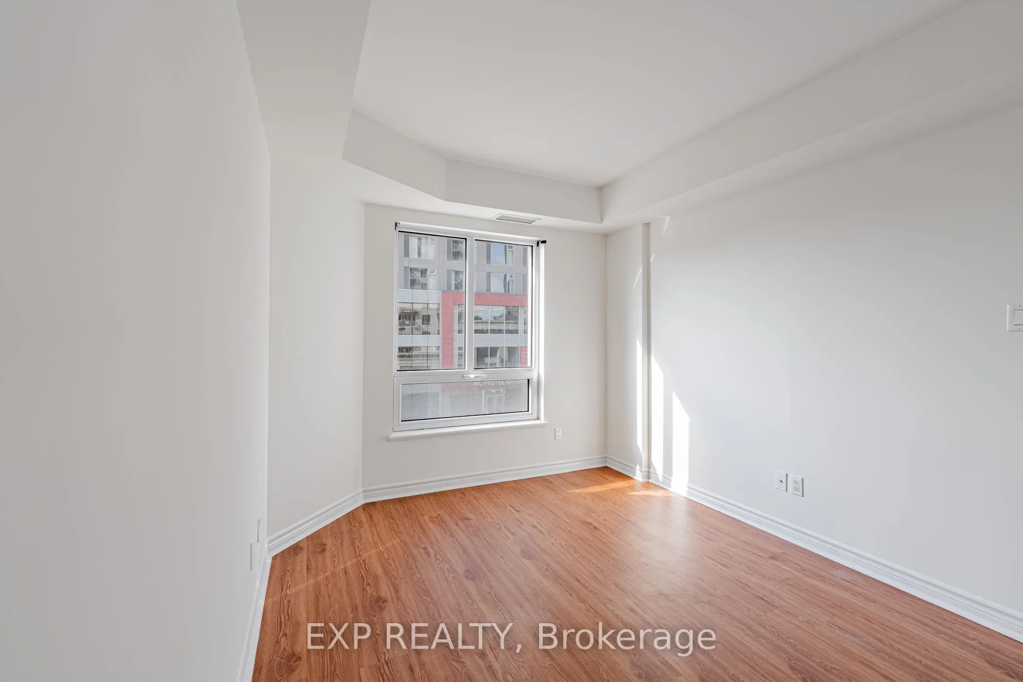 200 RIDEAU Street, #302