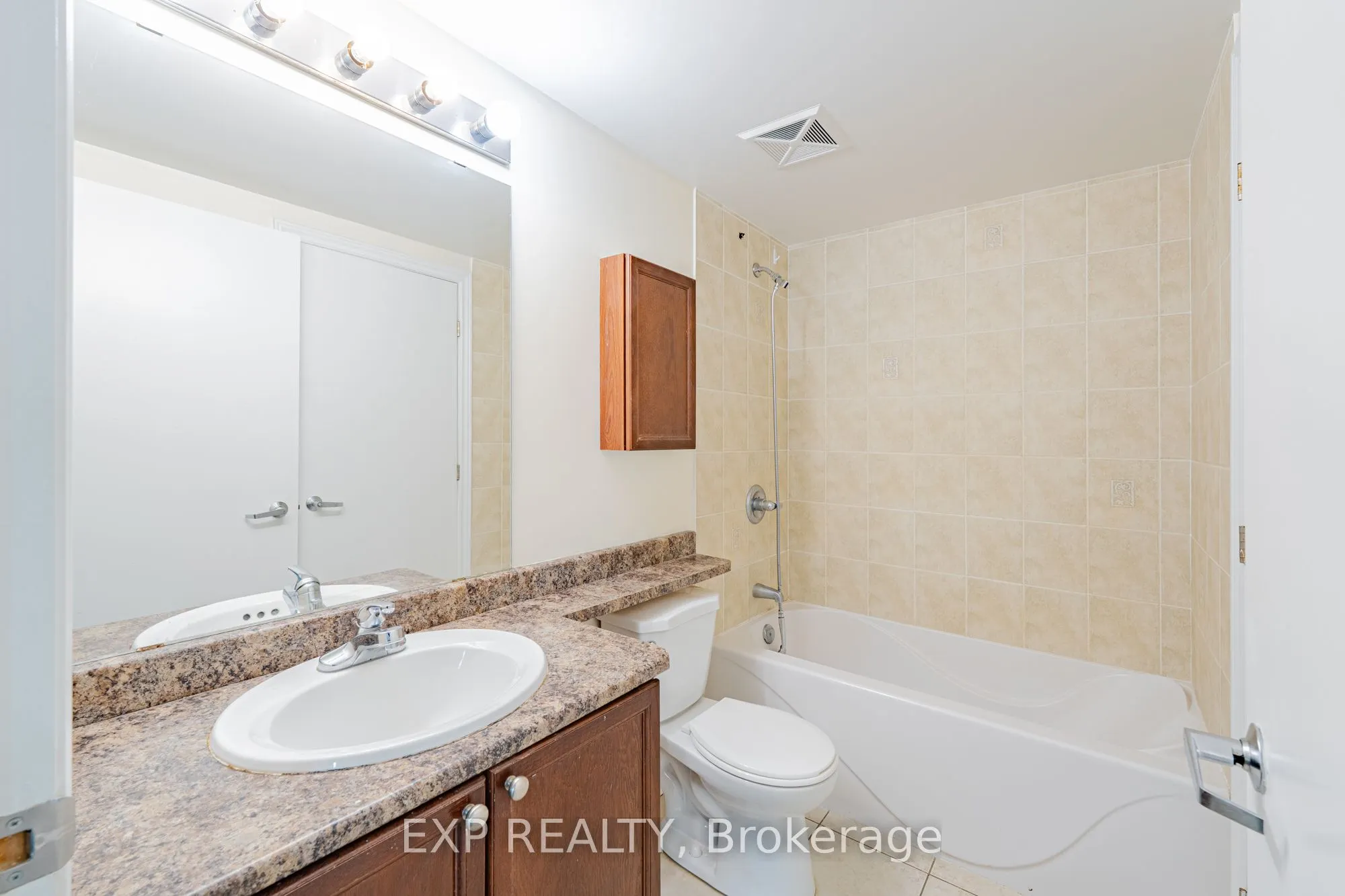 200 RIDEAU Street, #302