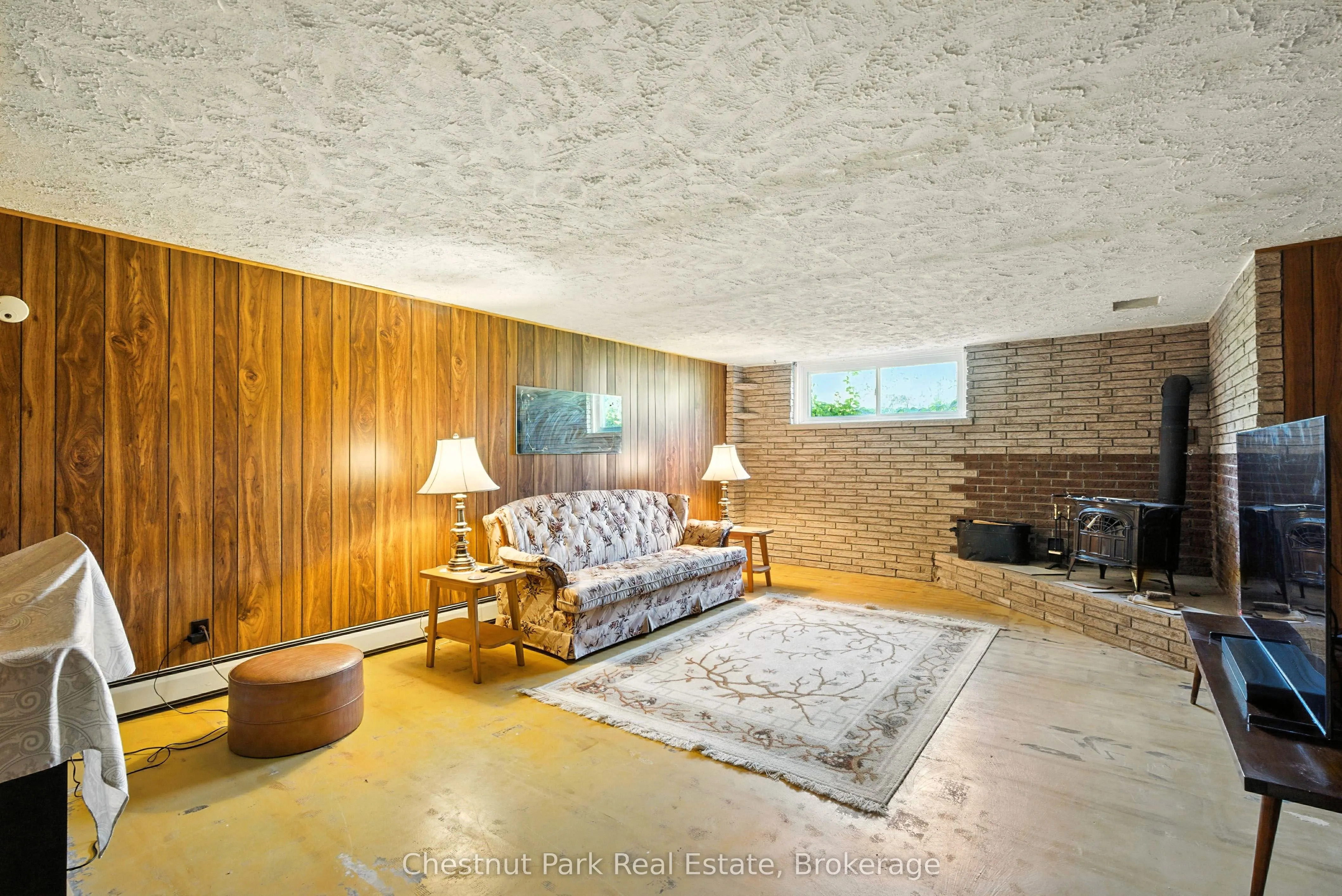 8 Dandelion Lane