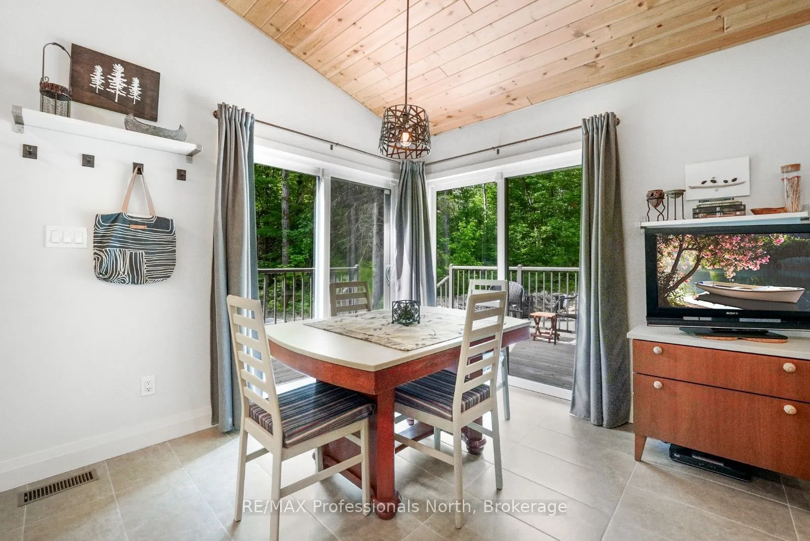 1462 Minnicock Lake Road