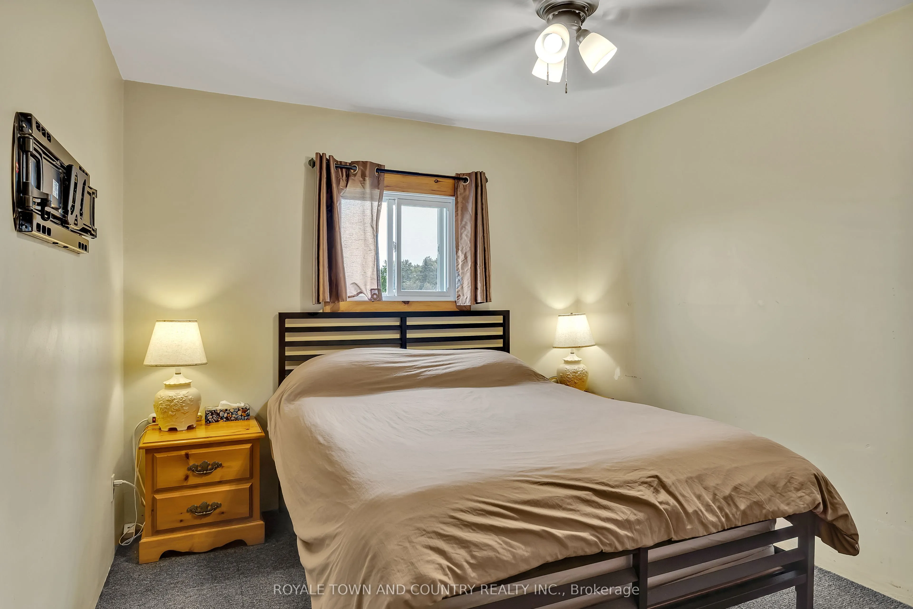 1042 Tweed Drive