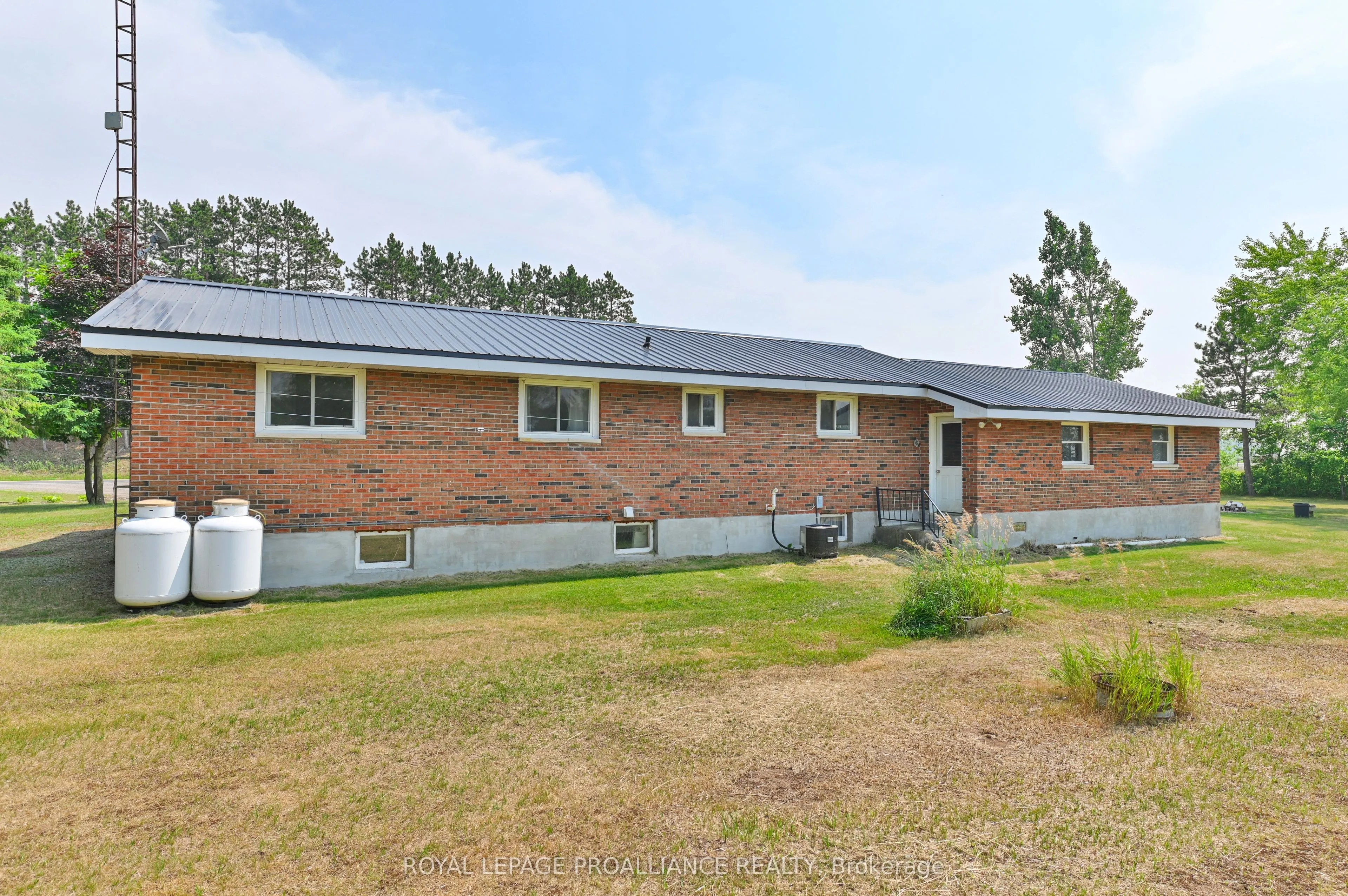 6055 Highway 37