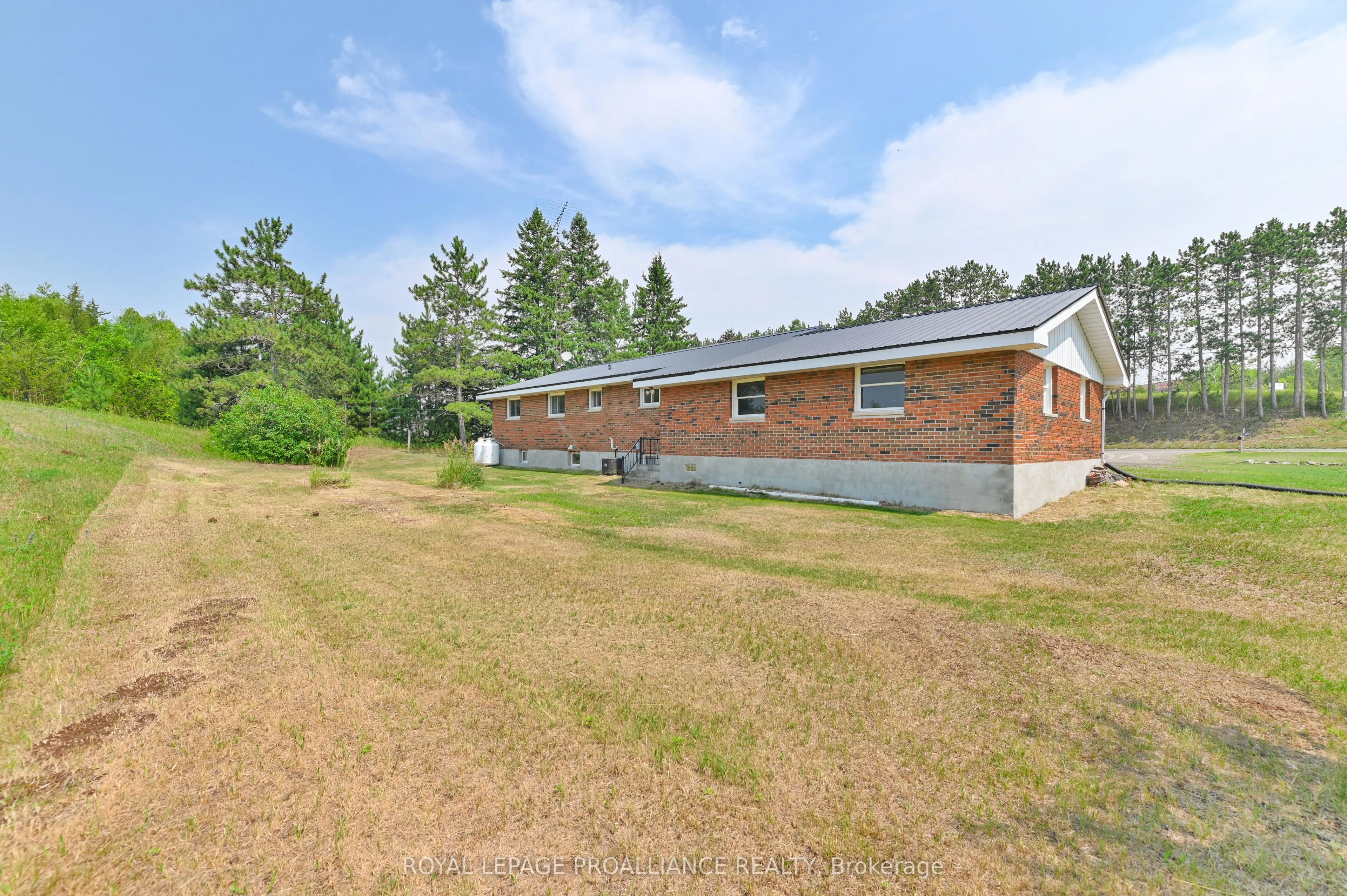 6055 Highway 37