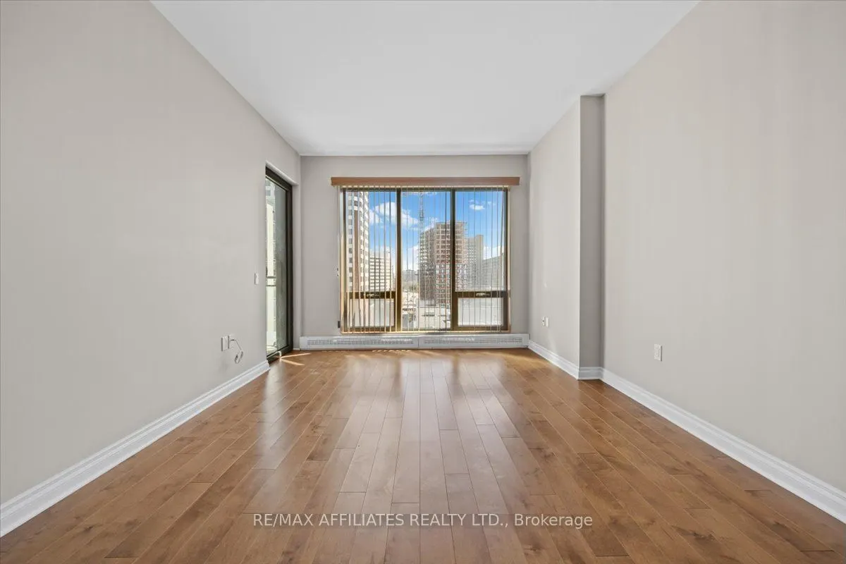 90 George Street, #1003