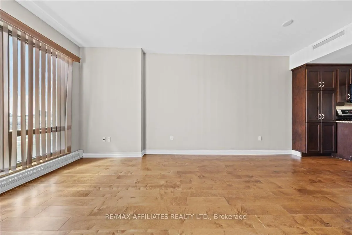 90 George Street, #1003