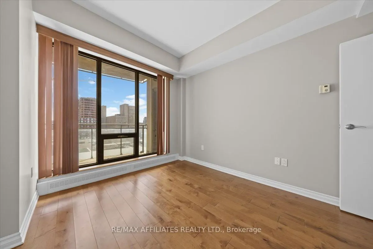 90 George Street, #1003