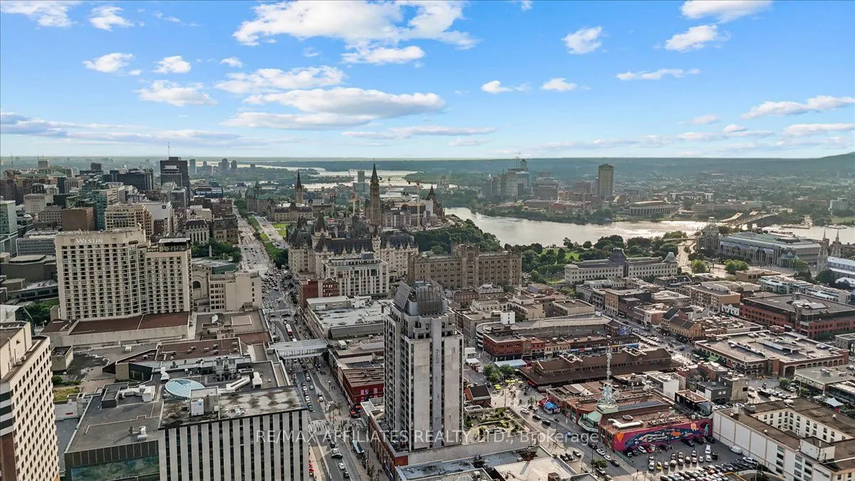 90 George Street, #1003