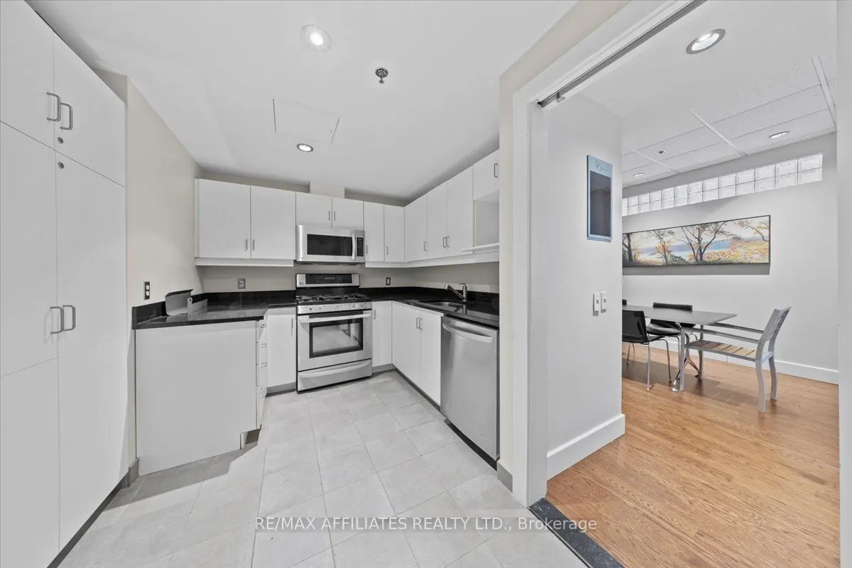 90 George Street, #1003