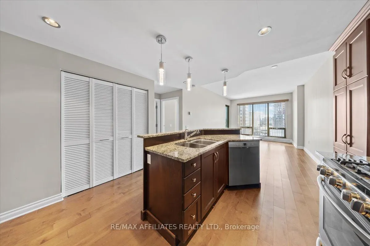 90 George Street, #1003