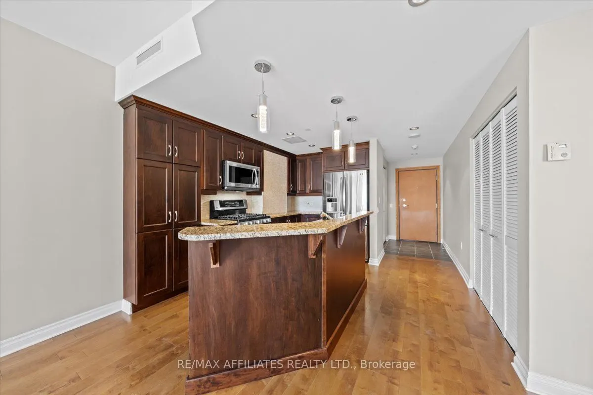 90 George Street, #1003