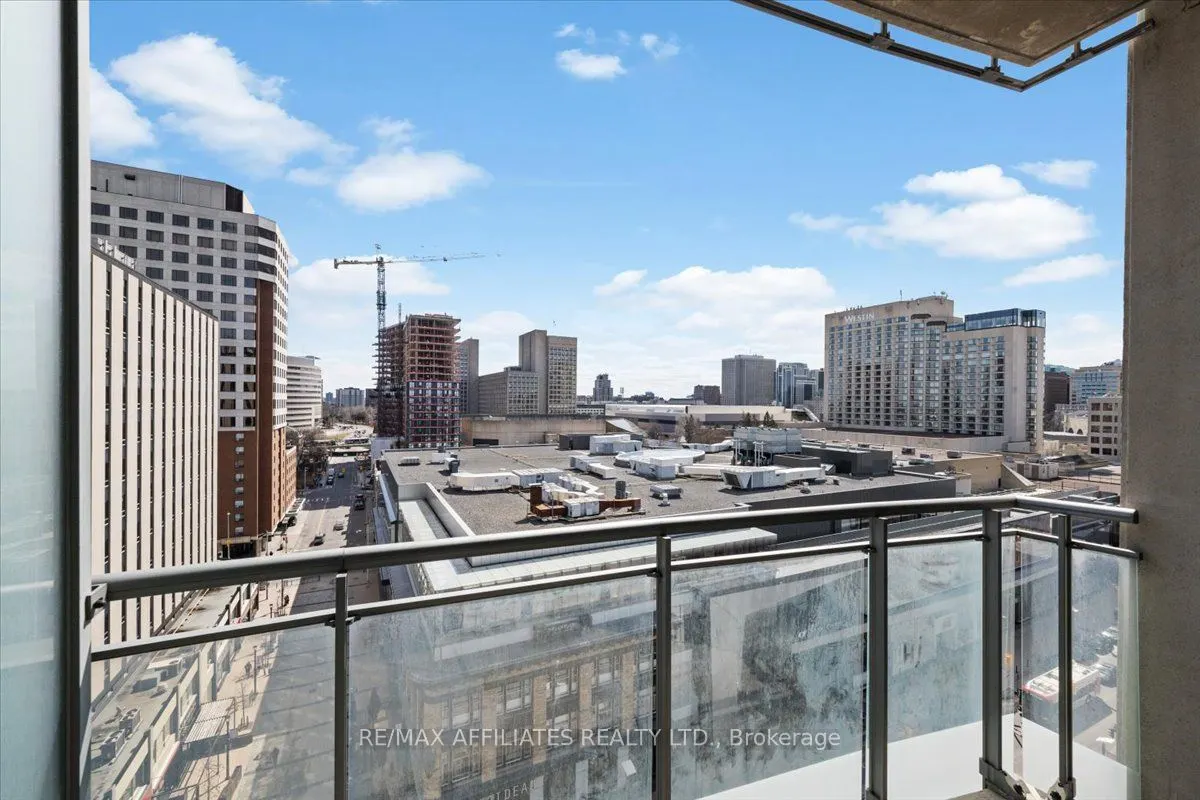 90 George Street, #1003