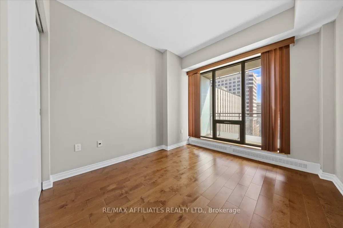 90 George Street, #1003