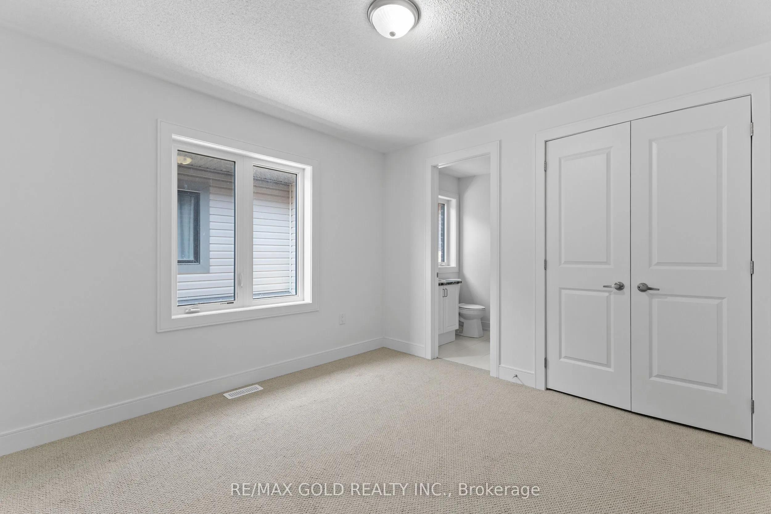 31 Stanley Leitch Drive