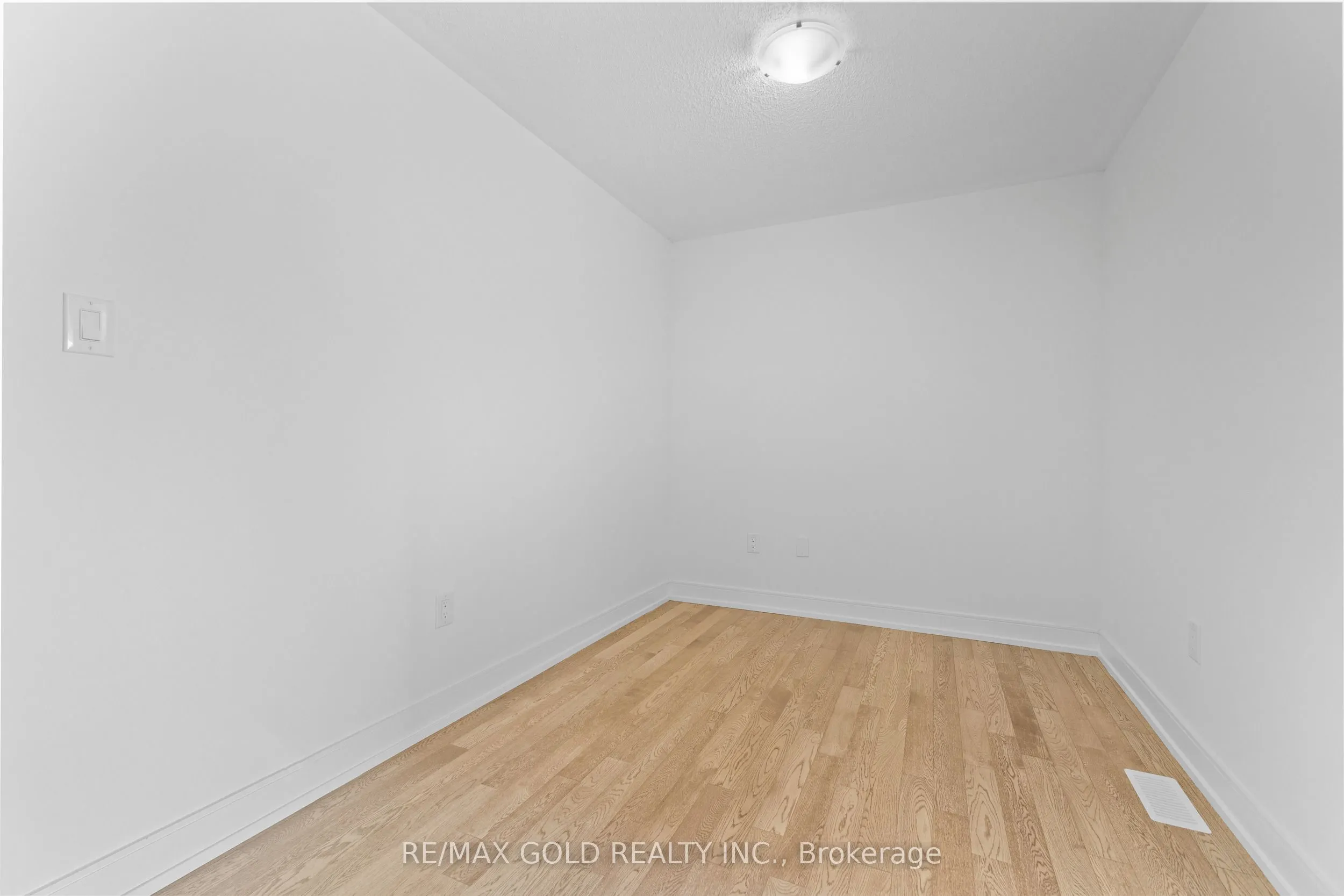 31 Stanley Leitch Drive