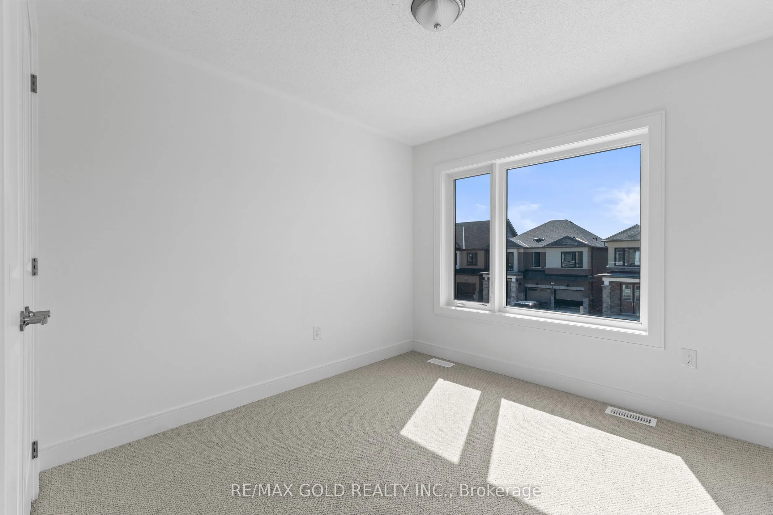 31 Stanley Leitch Drive